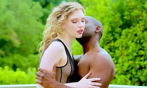 Sexo erótico com loira gata metendo com negro